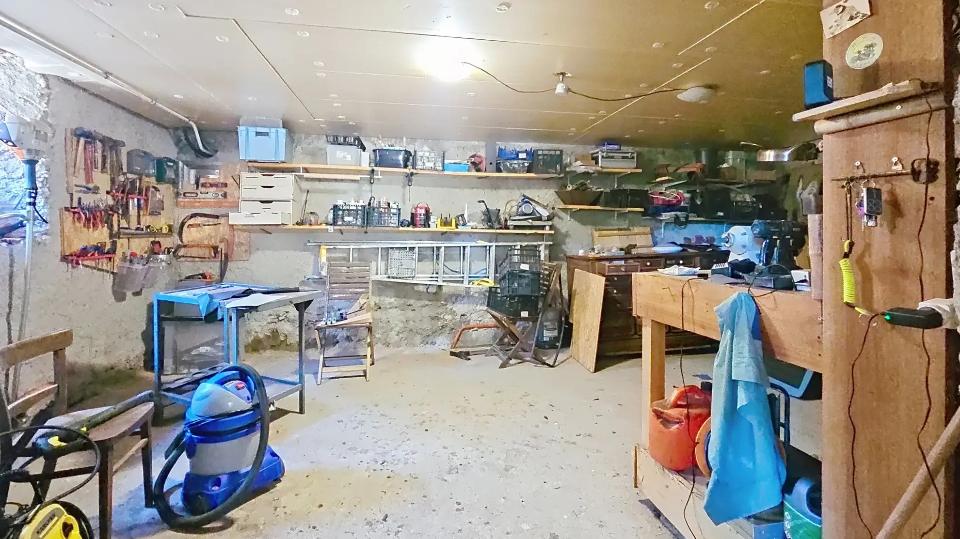 Maison atypique rénovée avec terrasse et vue imprenable à Requista 
