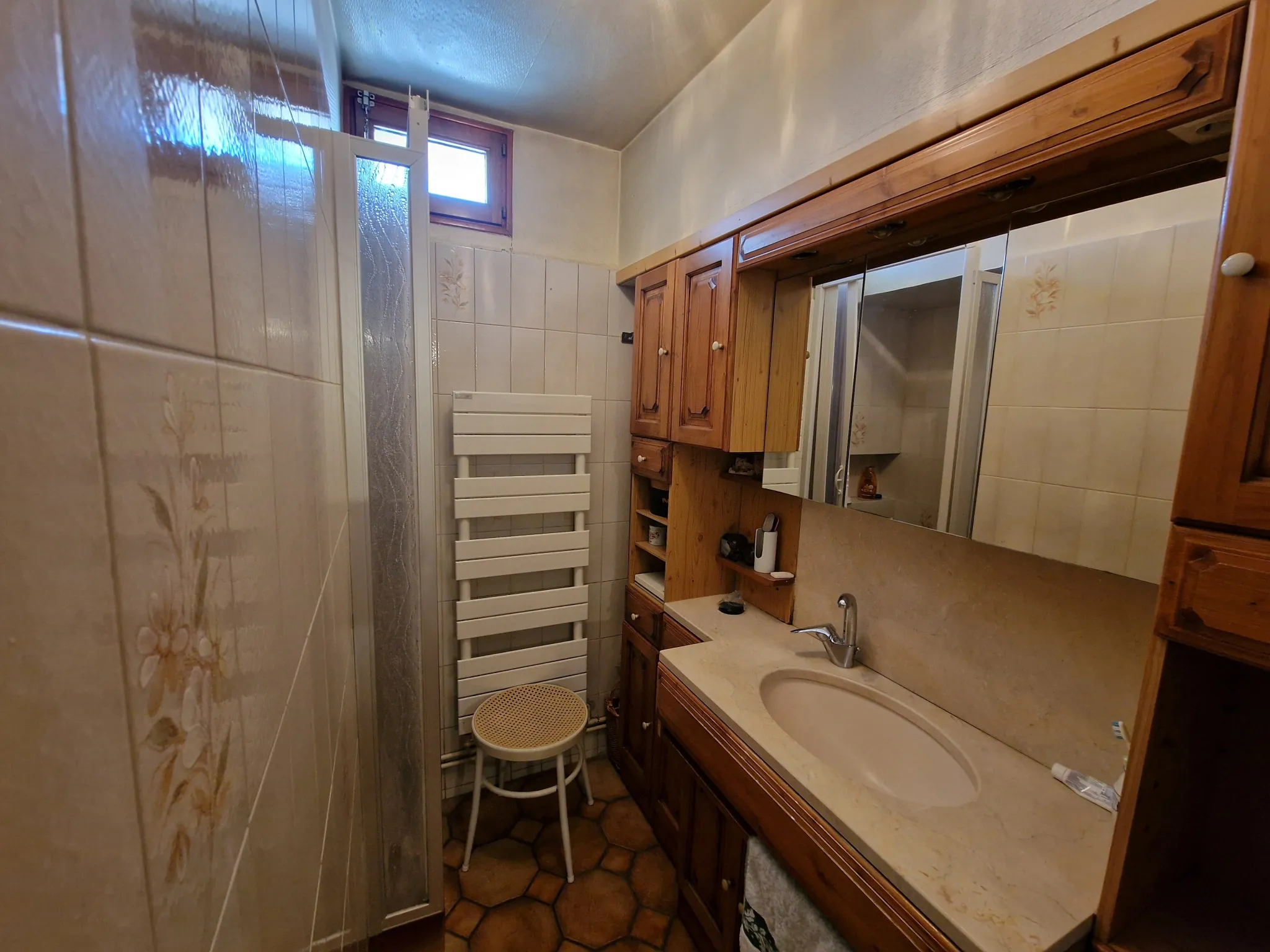 À vendre appartement traversant T4 de 64 m² à Lyon 8ème - emplacement idéal 