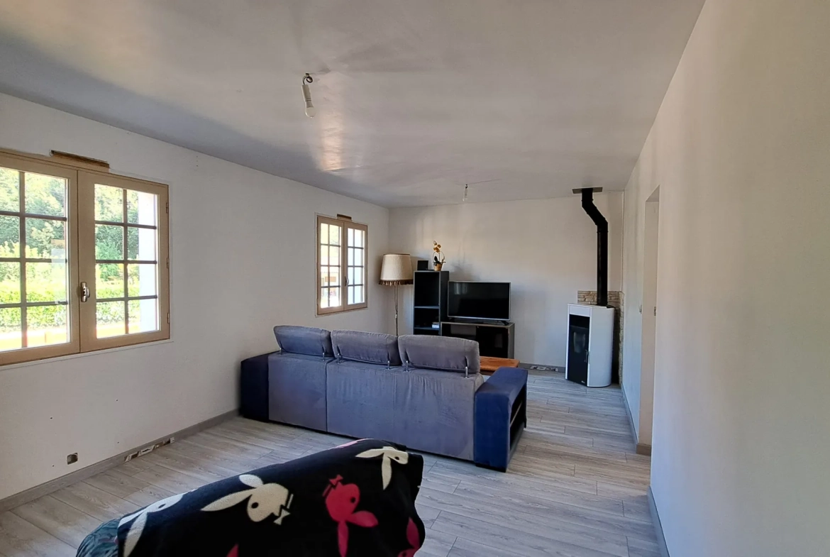 Rare ensemble immobilier avec deux maisons indépendantes et piscine à Luzech 