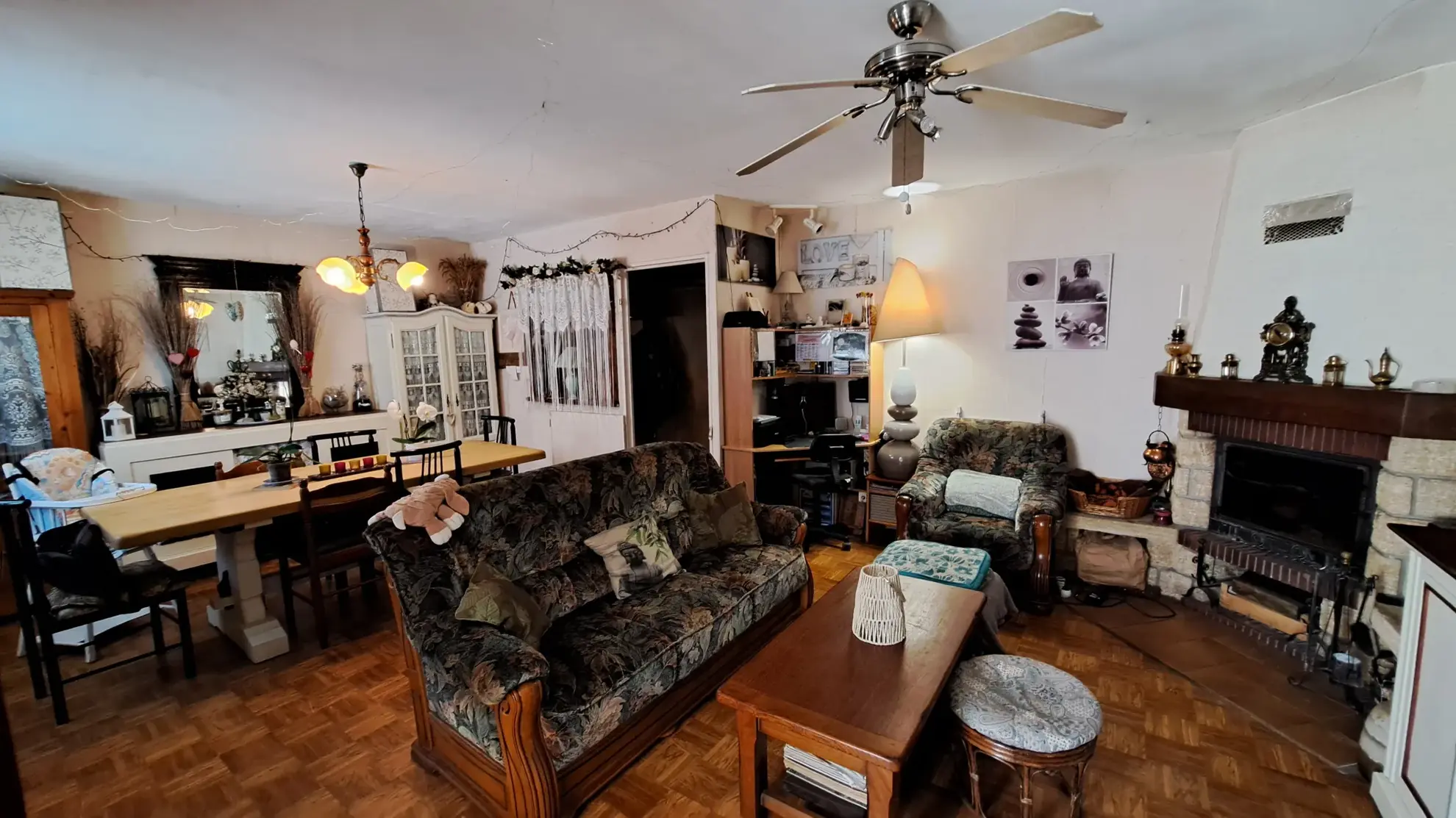 Rare ensemble immobilier avec deux maisons indépendantes et piscine à Luzech 