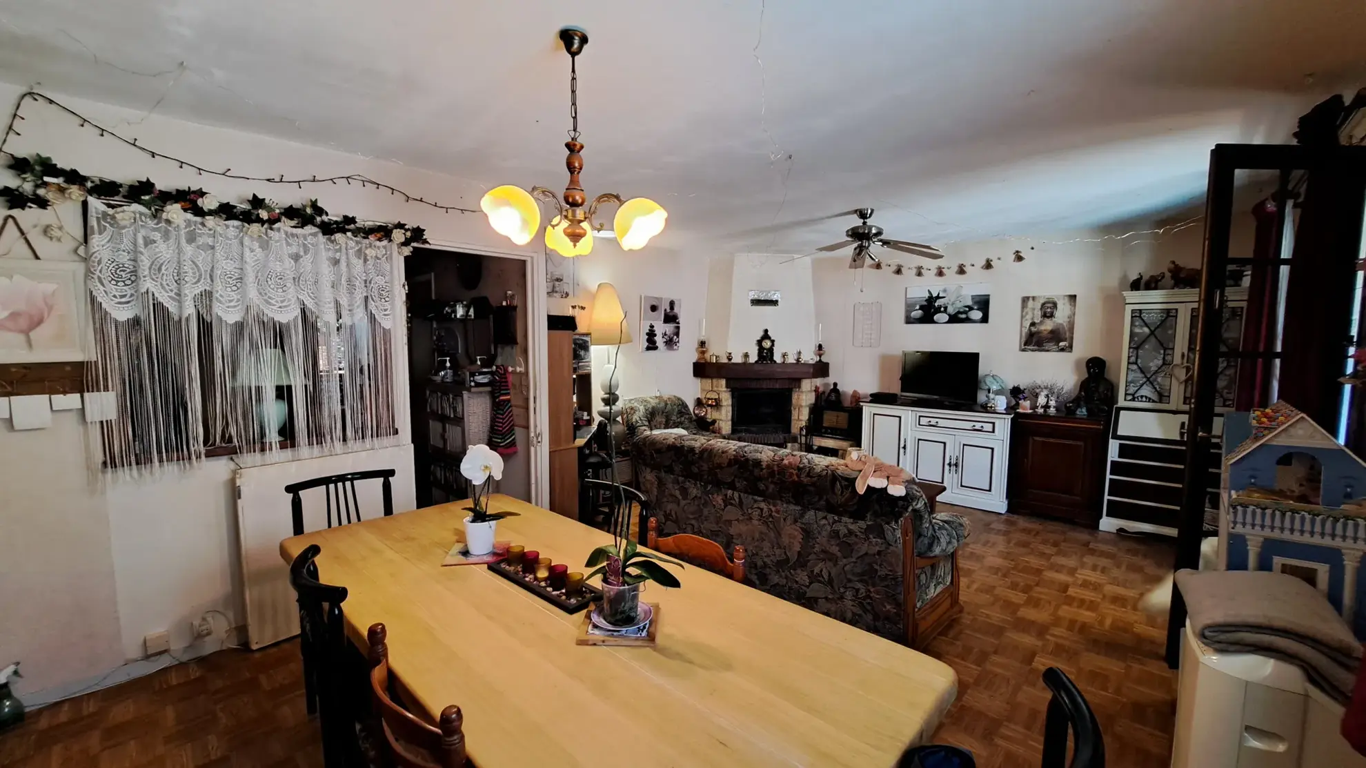 Rare ensemble immobilier avec deux maisons indépendantes et piscine à Luzech 