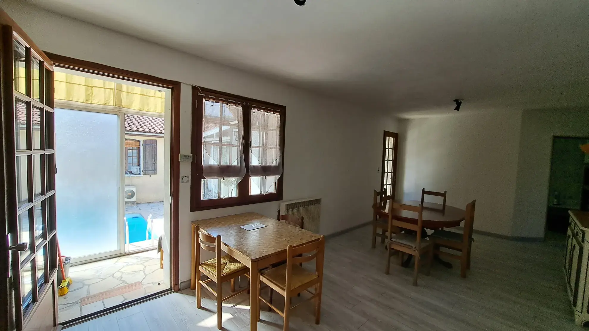 Rare ensemble immobilier avec deux maisons indépendantes et piscine à Luzech 