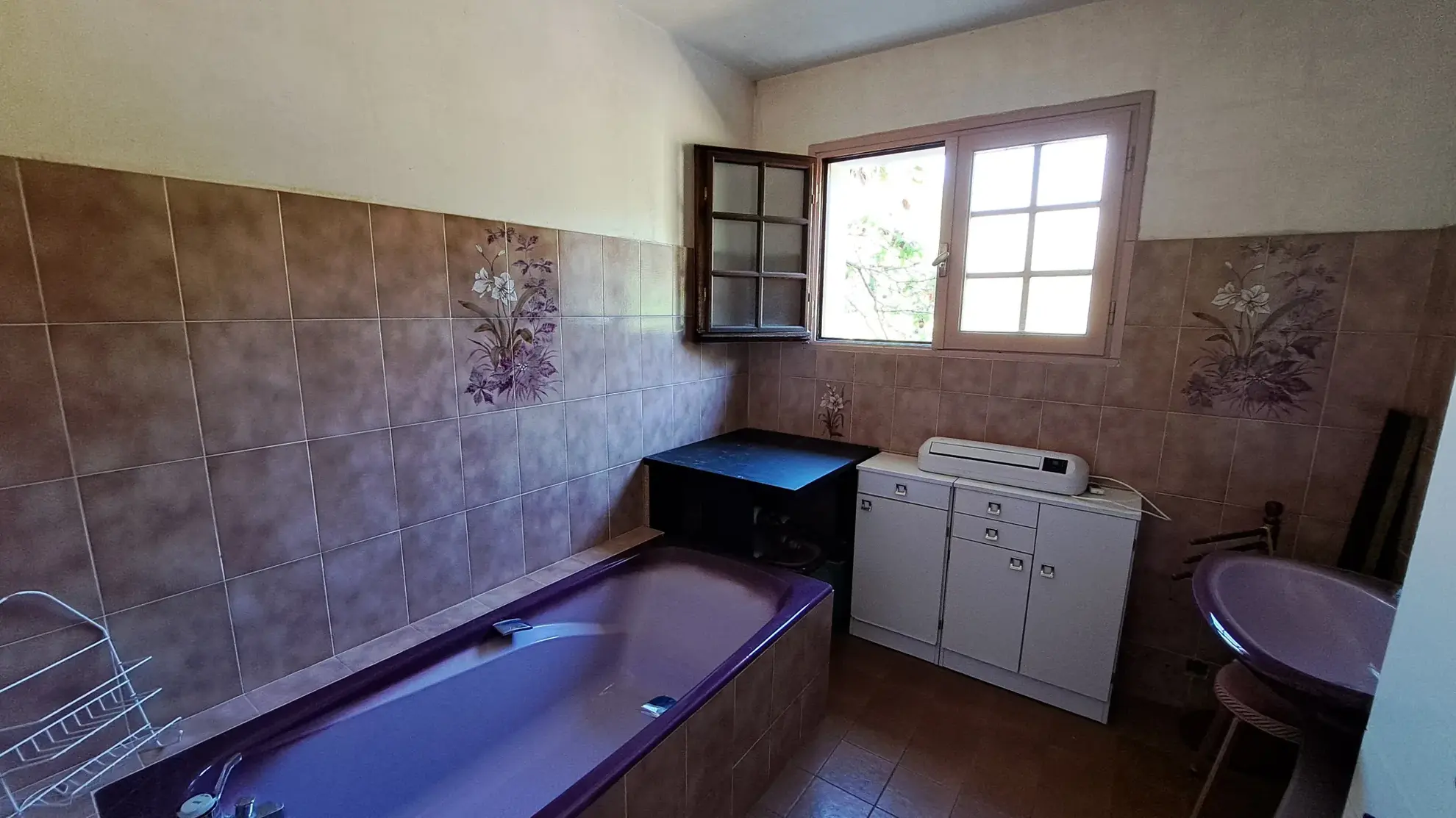 Rare ensemble immobilier avec deux maisons indépendantes et piscine à Luzech 
