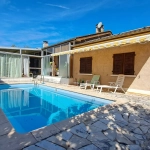 Rare ensemble immobilier avec deux maisons indépendantes et piscine à Luzech