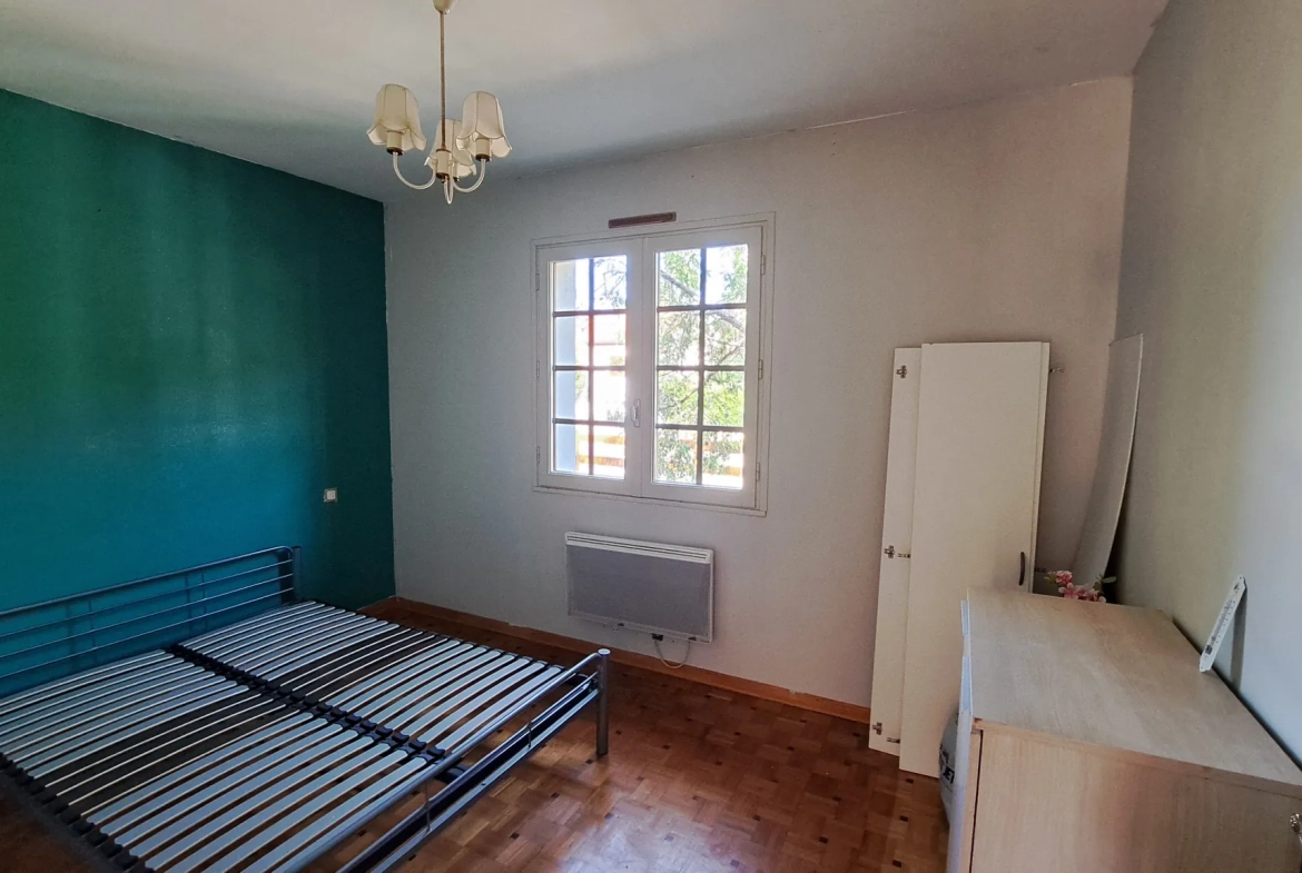 Rare ensemble immobilier avec deux maisons indépendantes et piscine à Luzech 