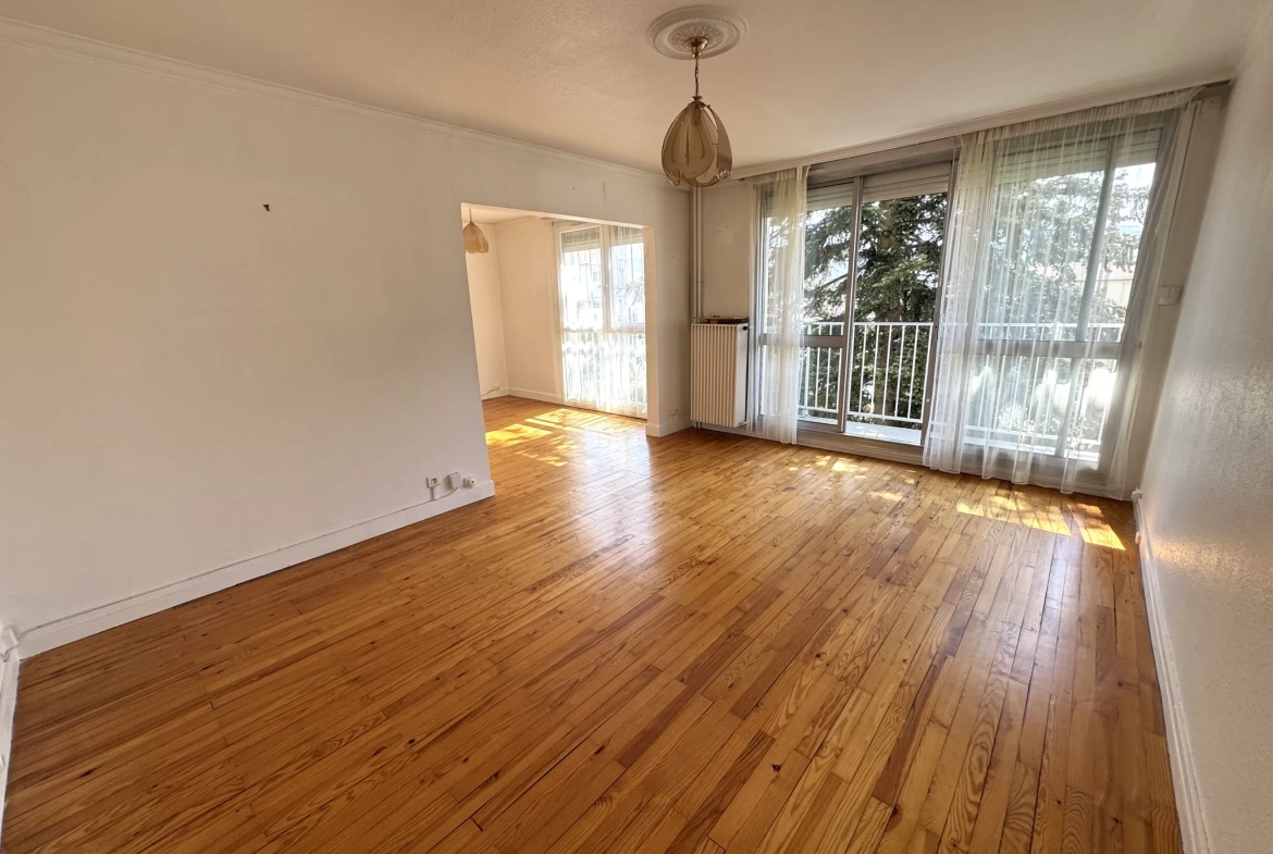 Appartement F4 avec balcon, cave et parking à Saint-Étienne Villeboeuf le Haut 