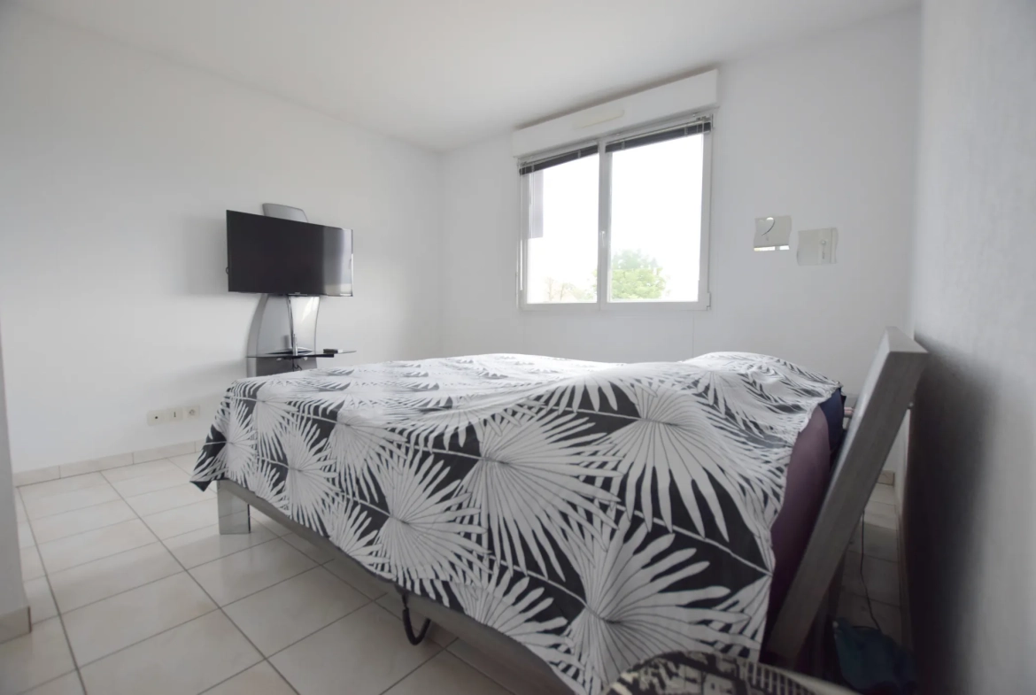 Appartement contemporain F5 avec terrasse et garage à Grand-Charmont 