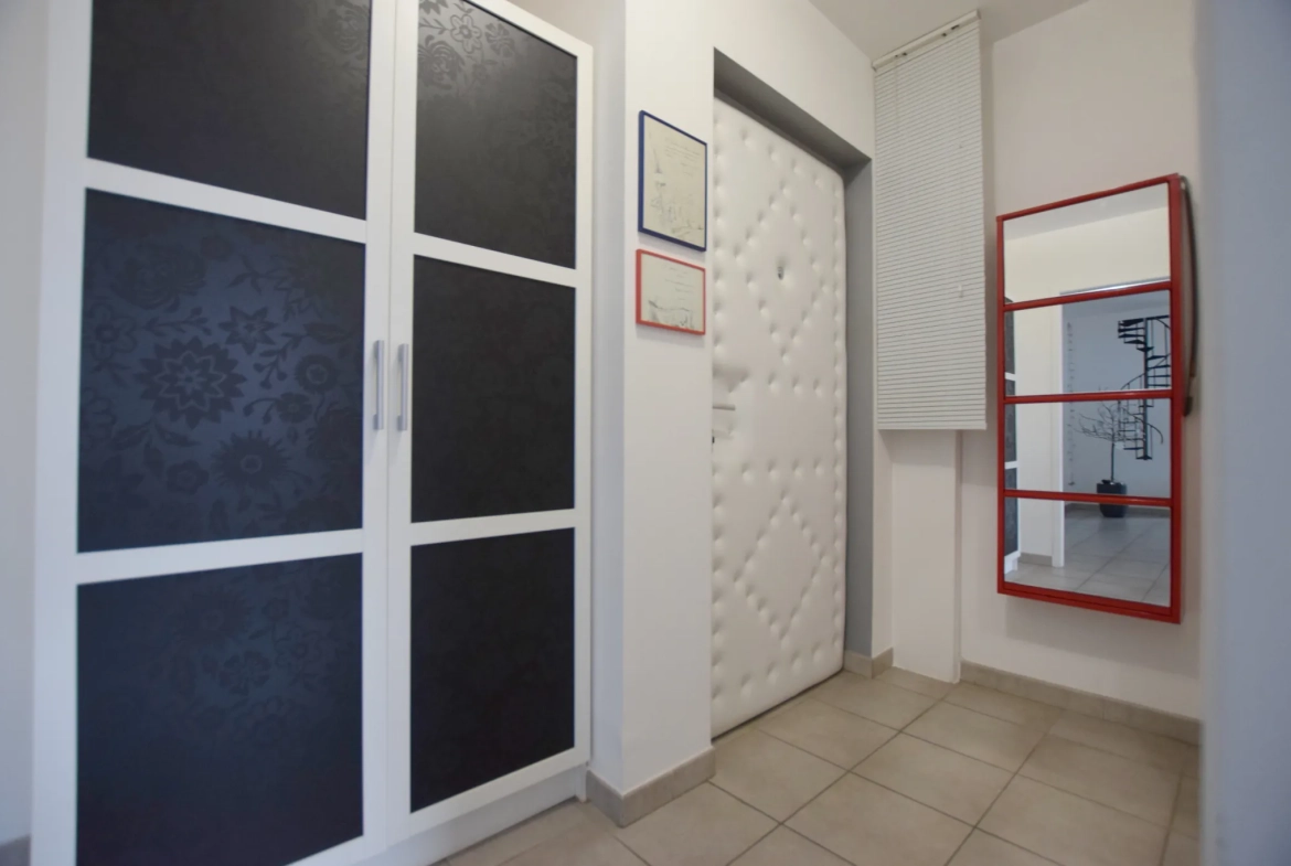 Appartement contemporain F5 avec terrasse et garage à Grand-Charmont 