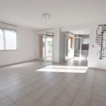 Appartement contemporain F5 avec terrasse et garage à Grand-Charmont