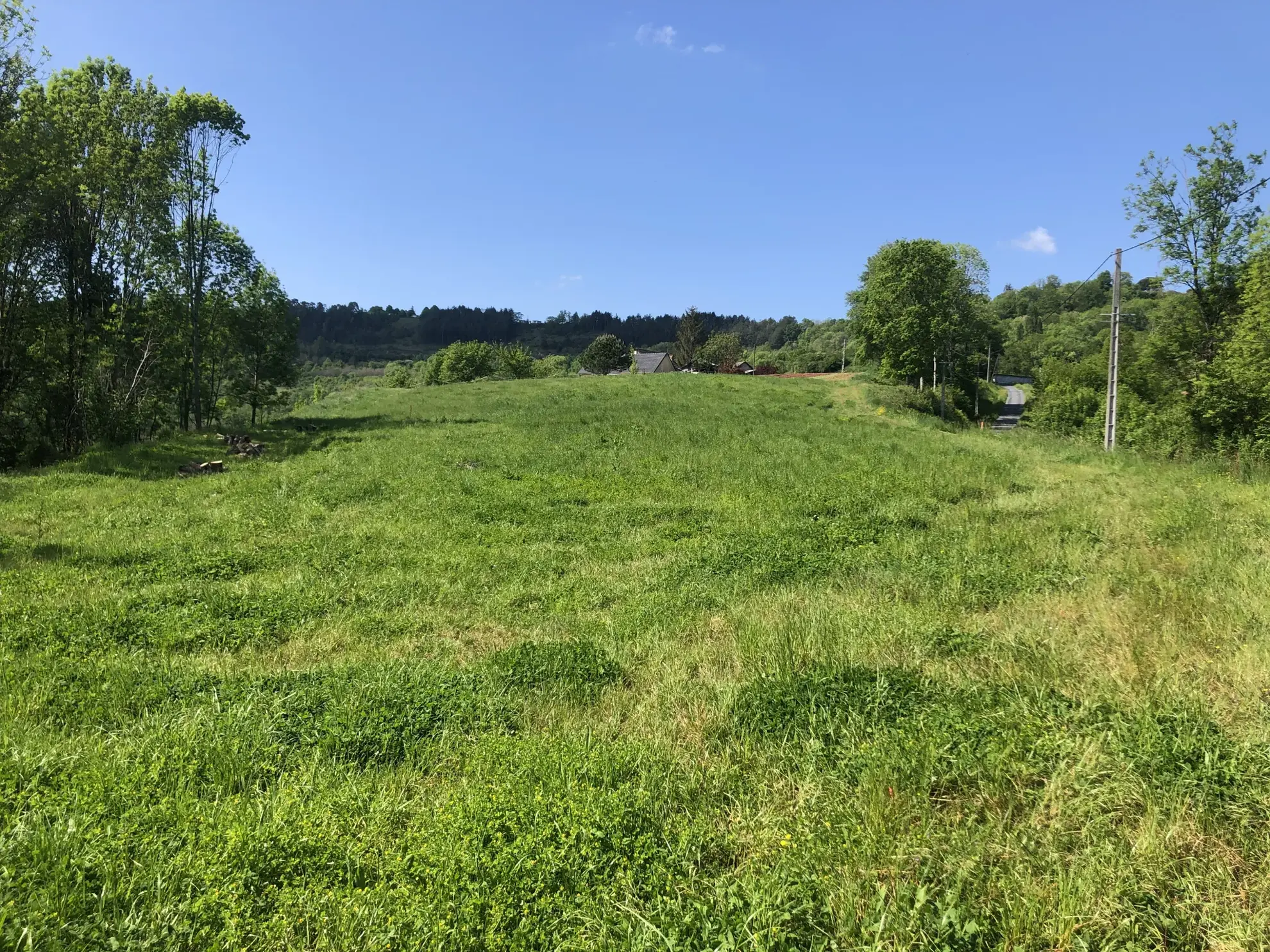 Terrain constructible avec jolie vue à Saint Cyprien en campagne 
