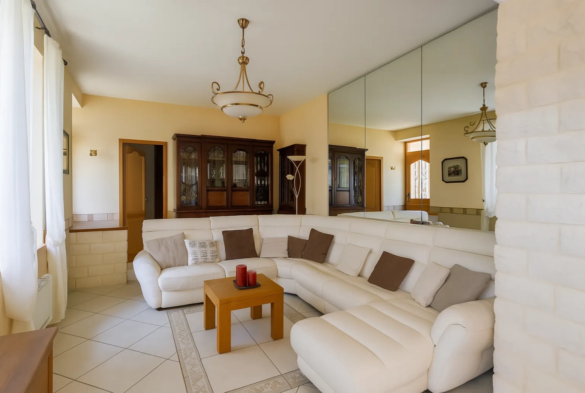 Maison de 170 m² avec 4 chambres et terrasse à Saint Mihiel 