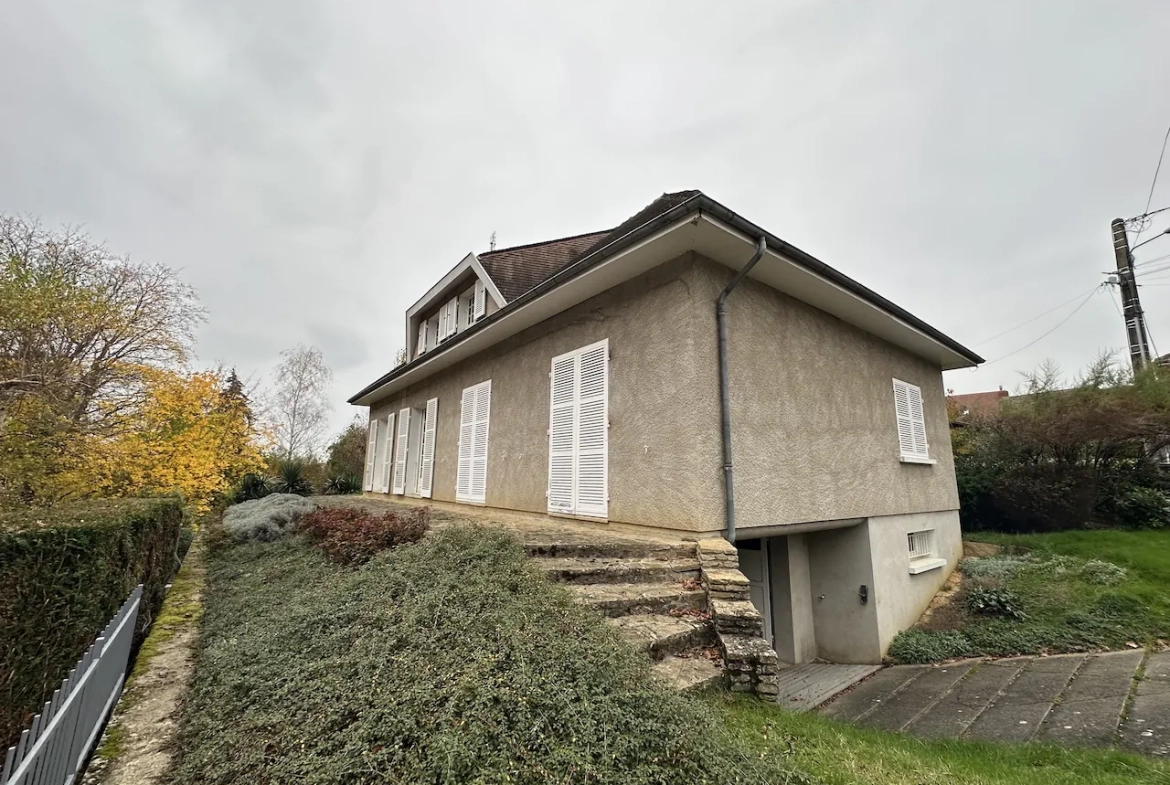 Maison avec sous-sol, garage et terrain à Marcigny - Construction de 1973 