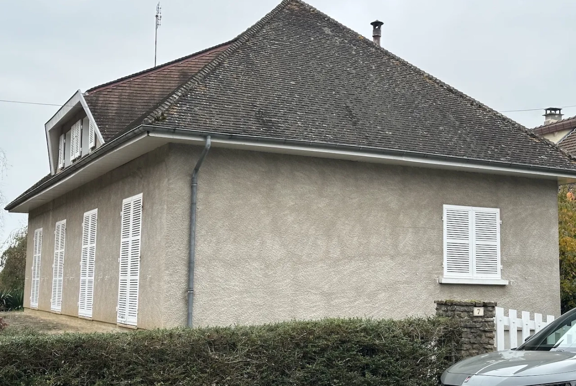 Maison avec sous-sol, garage et terrain à Marcigny - Construction de 1973 