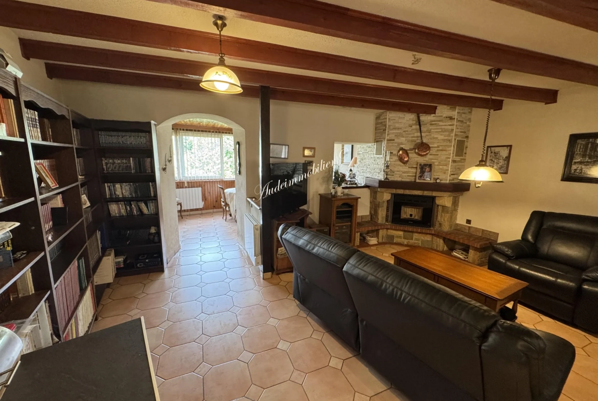 Maison spacieuse avec jardin, garage et appartement à Couiza dans l'Aude 