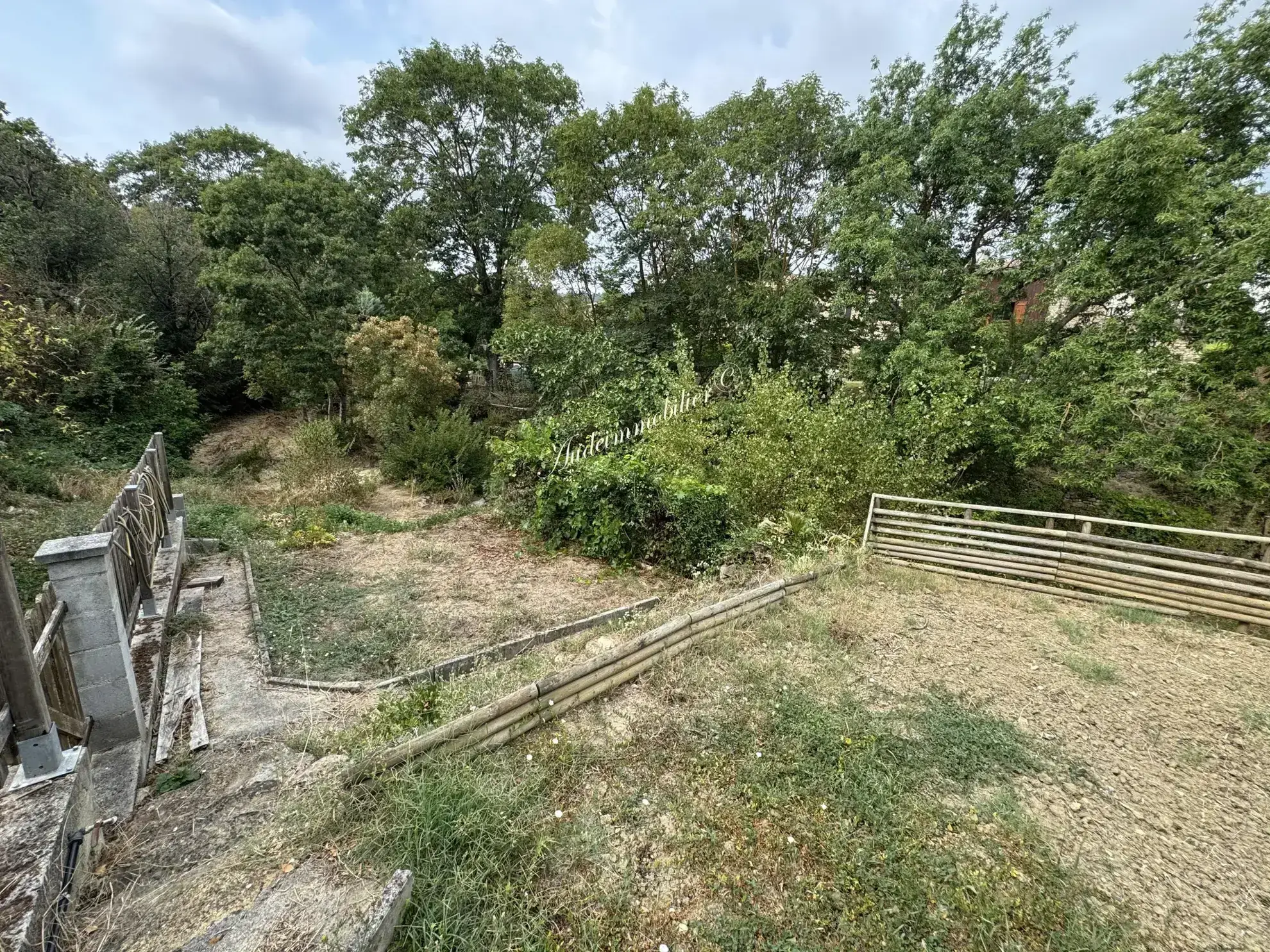 Maison spacieuse avec jardin, garage et appartement à Couiza dans l'Aude 