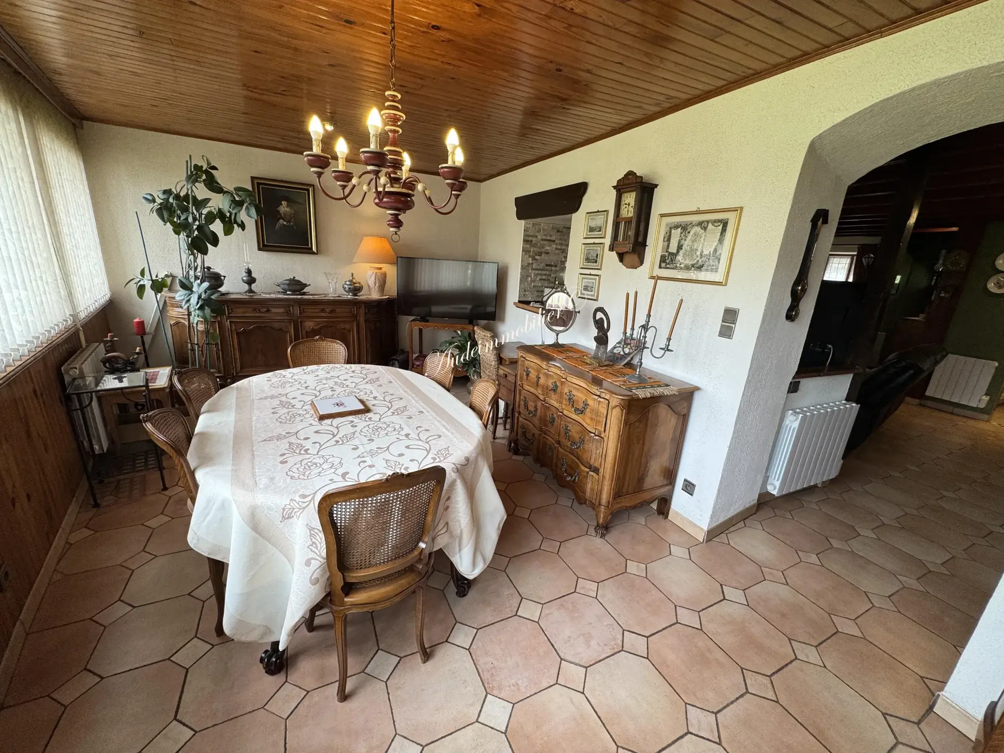 Maison spacieuse avec jardin, garage et appartement à Couiza dans l'Aude 