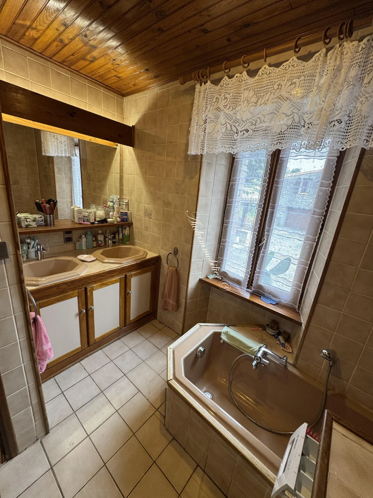 Maison spacieuse avec jardin, garage et appartement à Couiza dans l'Aude 