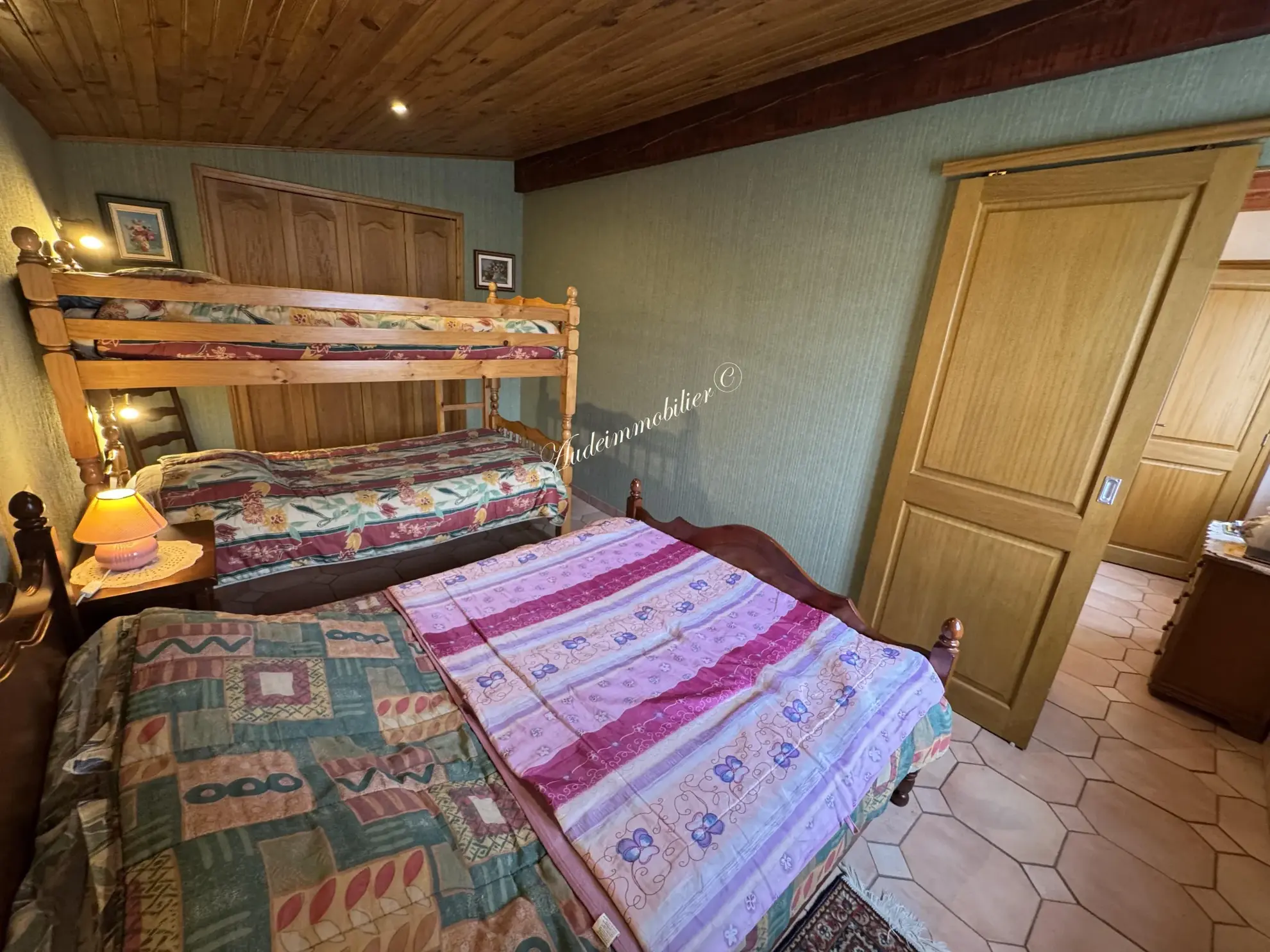 Maison spacieuse avec jardin, garage et appartement à Couiza dans l'Aude 
