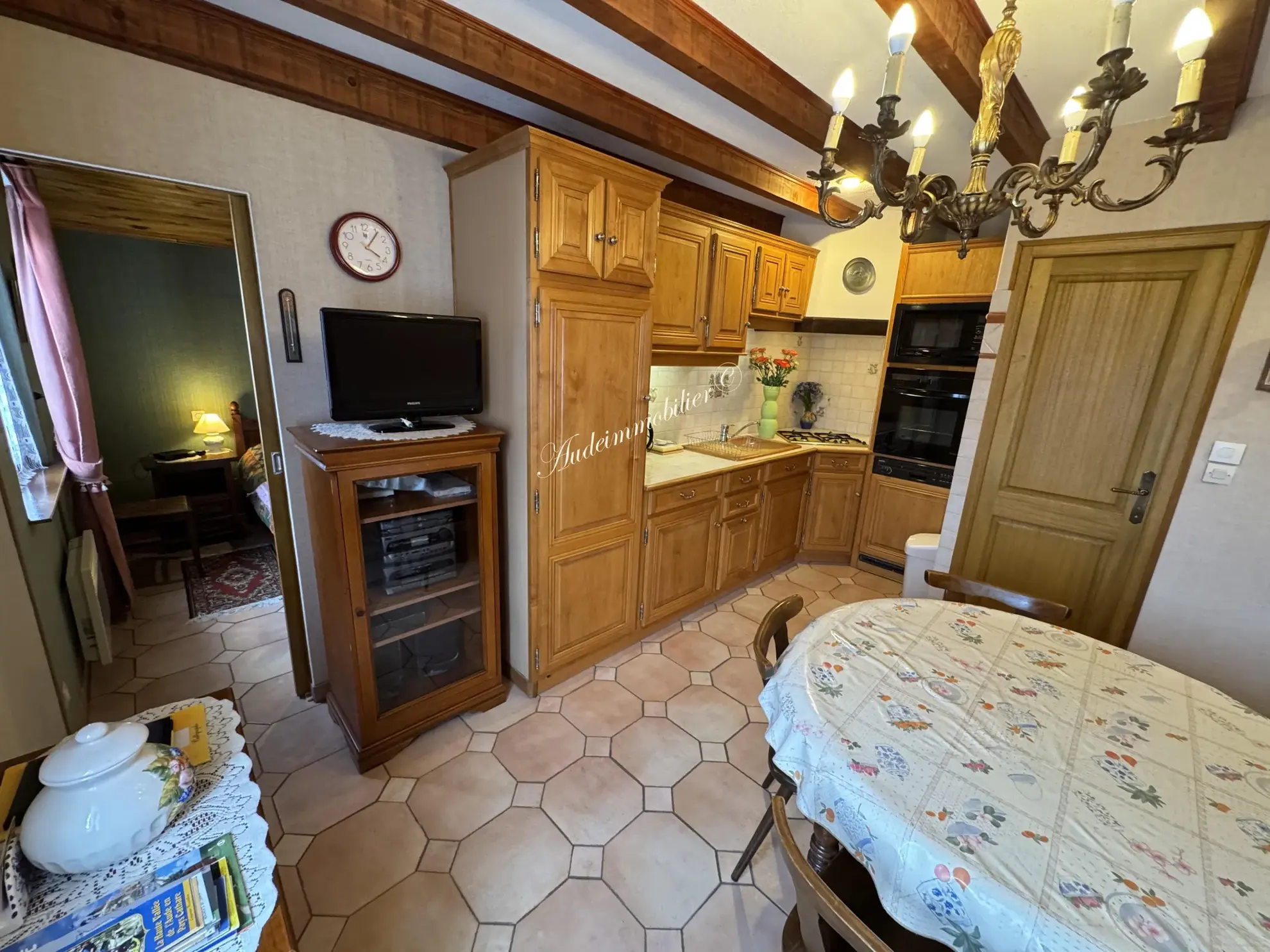 Maison spacieuse avec jardin, garage et appartement à Couiza dans l'Aude 