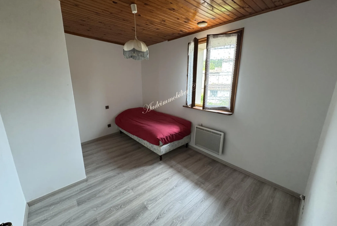 Maison spacieuse avec jardin, garage et appartement à Couiza dans l'Aude 
