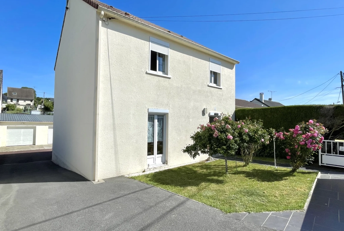 Maison individuelle rénovée proche de Saint-Quentin avec jardin et garage 