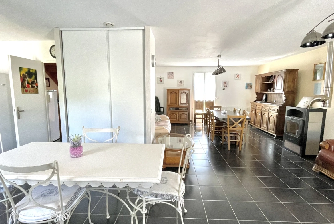 Maison individuelle rénovée proche de Saint-Quentin avec jardin et garage 
