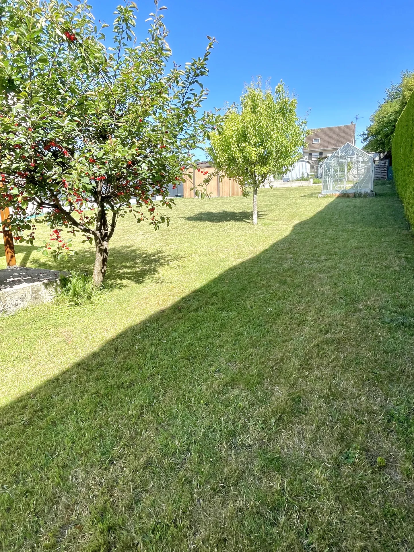 Maison individuelle rénovée proche de Saint-Quentin avec jardin et garage 