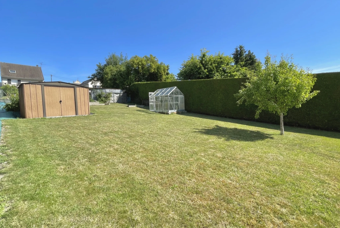 Maison individuelle rénovée proche de Saint-Quentin avec jardin et garage 