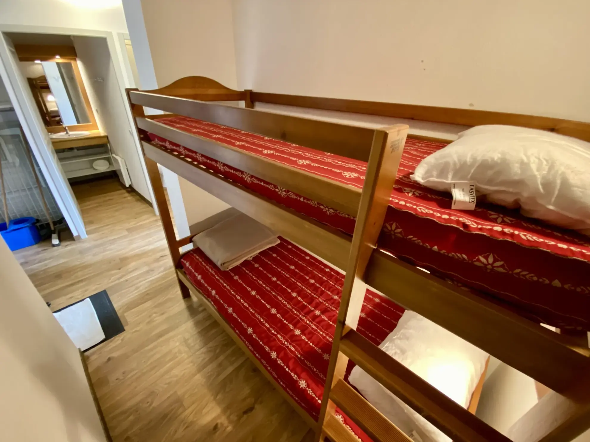 Charmant appartement T2 cabine avec balcon à Albiez Montrond au col du Mollard 