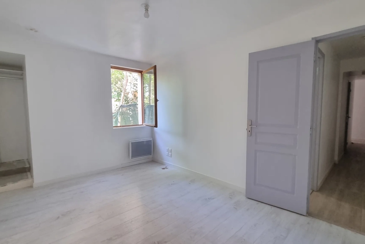 A vendre appartement lumineux de 80,55 m² avec vue sur le château à Sommieres 