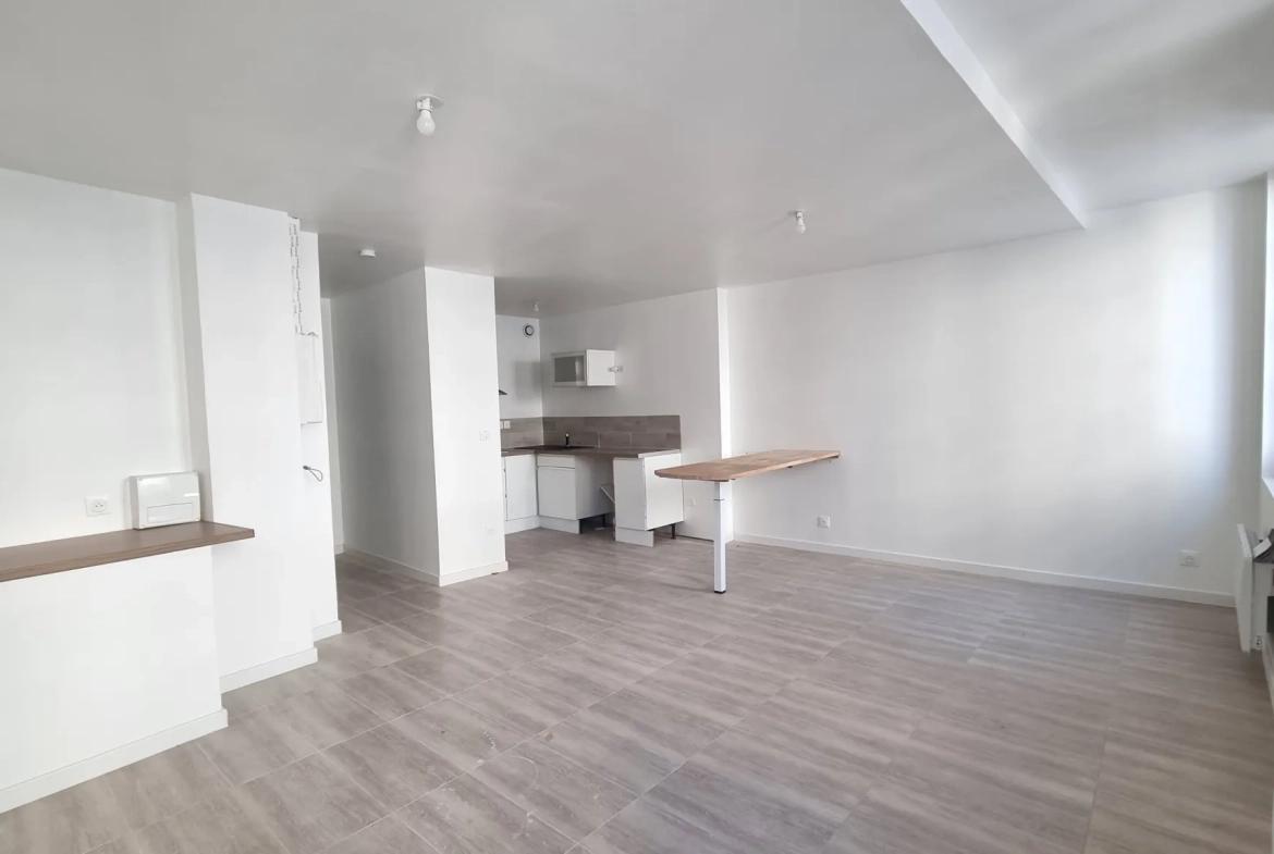 A vendre appartement lumineux de 80,55 m² avec vue sur le château à Sommieres 