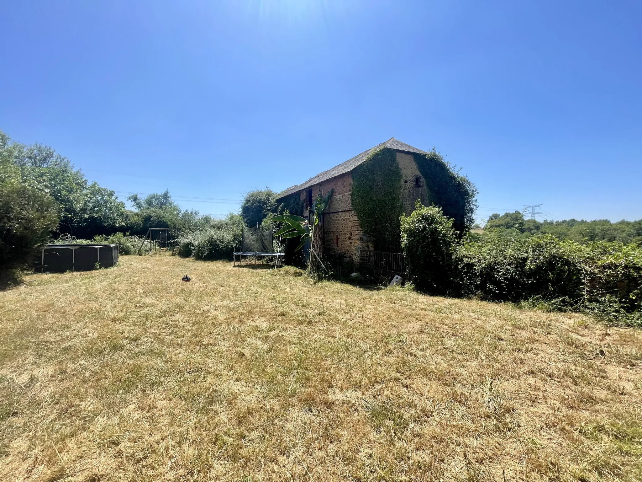 Charmante maison à rénover avec terrain à Montaner (64) - Potentiel familial 