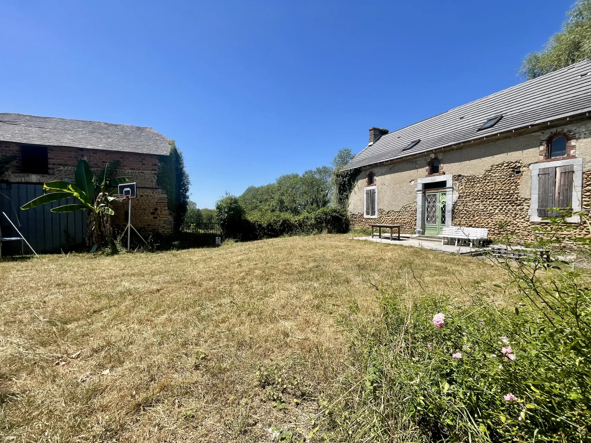 Charmante maison à rénover avec terrain à Montaner (64) - Potentiel familial 