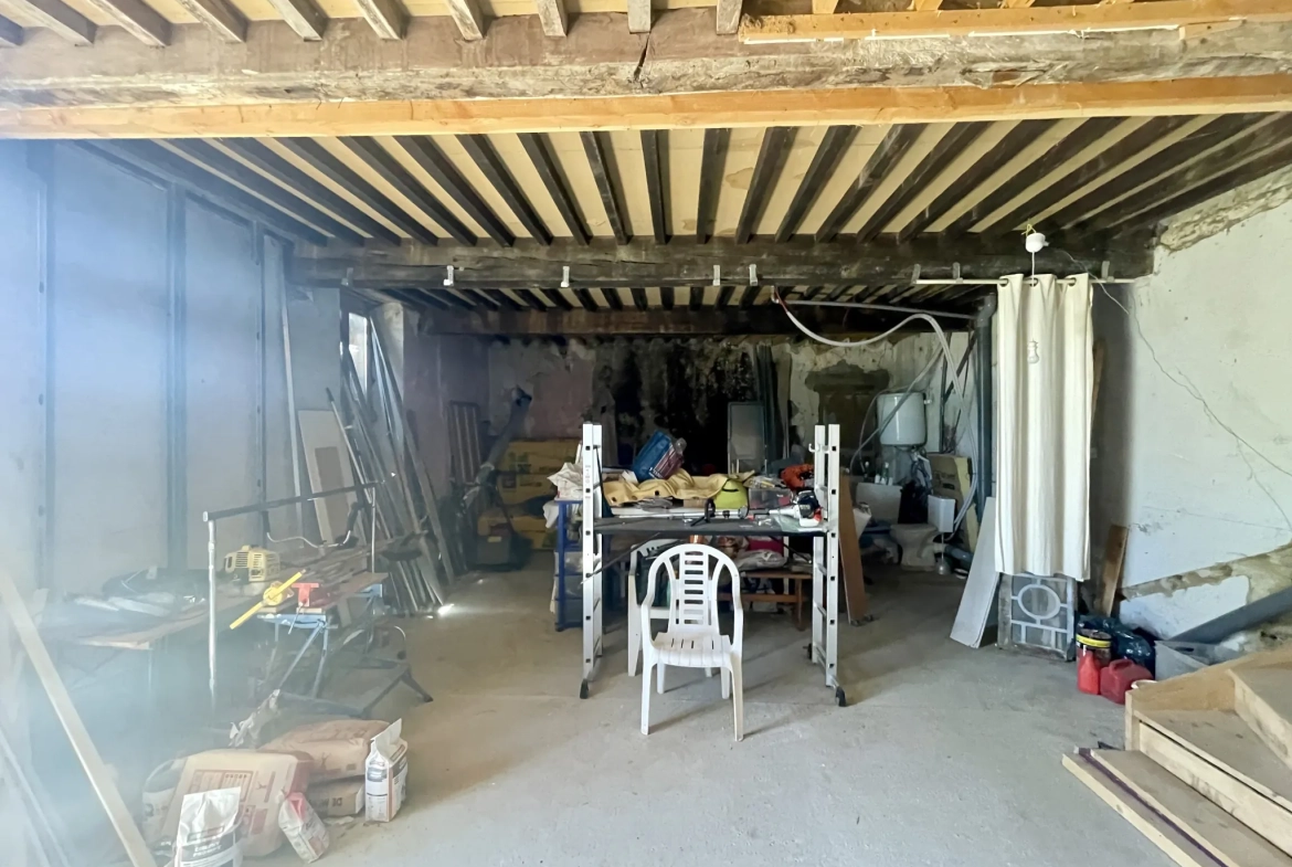 Charmante maison à rénover avec terrain à Montaner (64) - Potentiel familial 