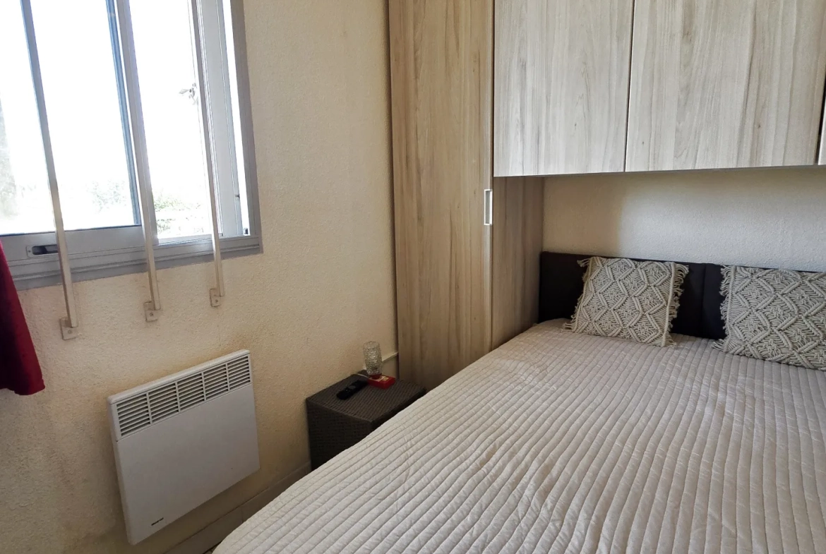 Appartement 2 pièces rénové et climatisé à Valras Plage avec vue mer partielle 