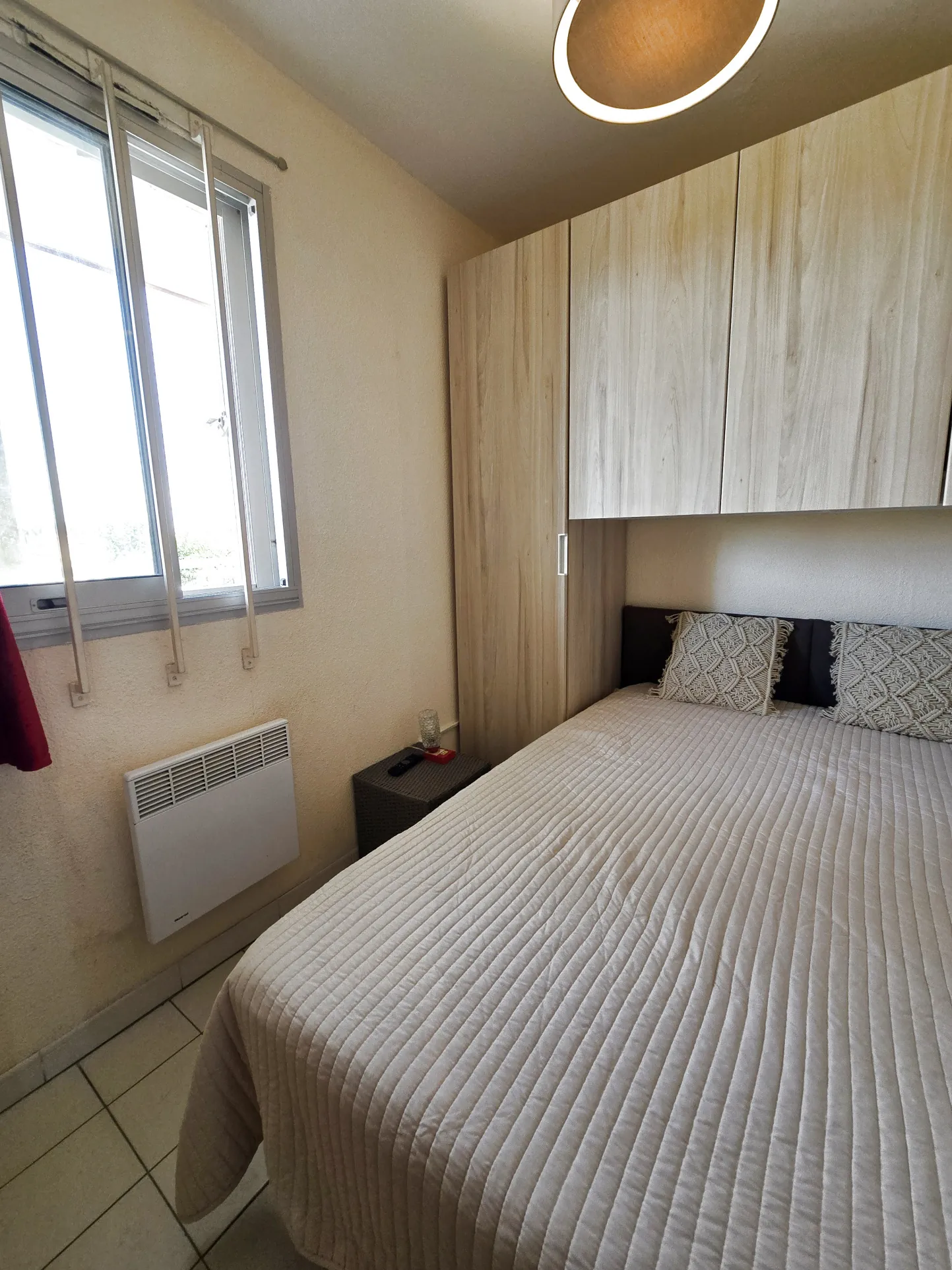 Appartement 2 pièces rénové et climatisé à Valras Plage avec vue mer partielle 