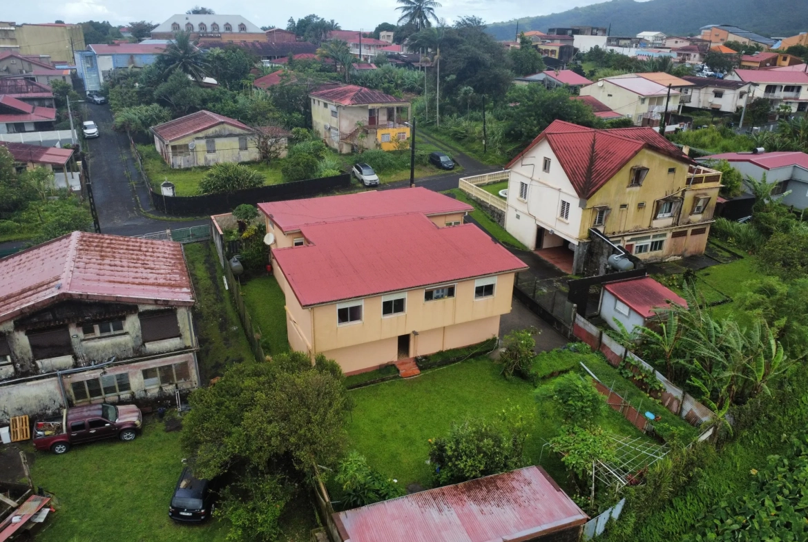 Maison d'architecte de 187 m² avec vue exceptionnelle au MORNE ROUGE 