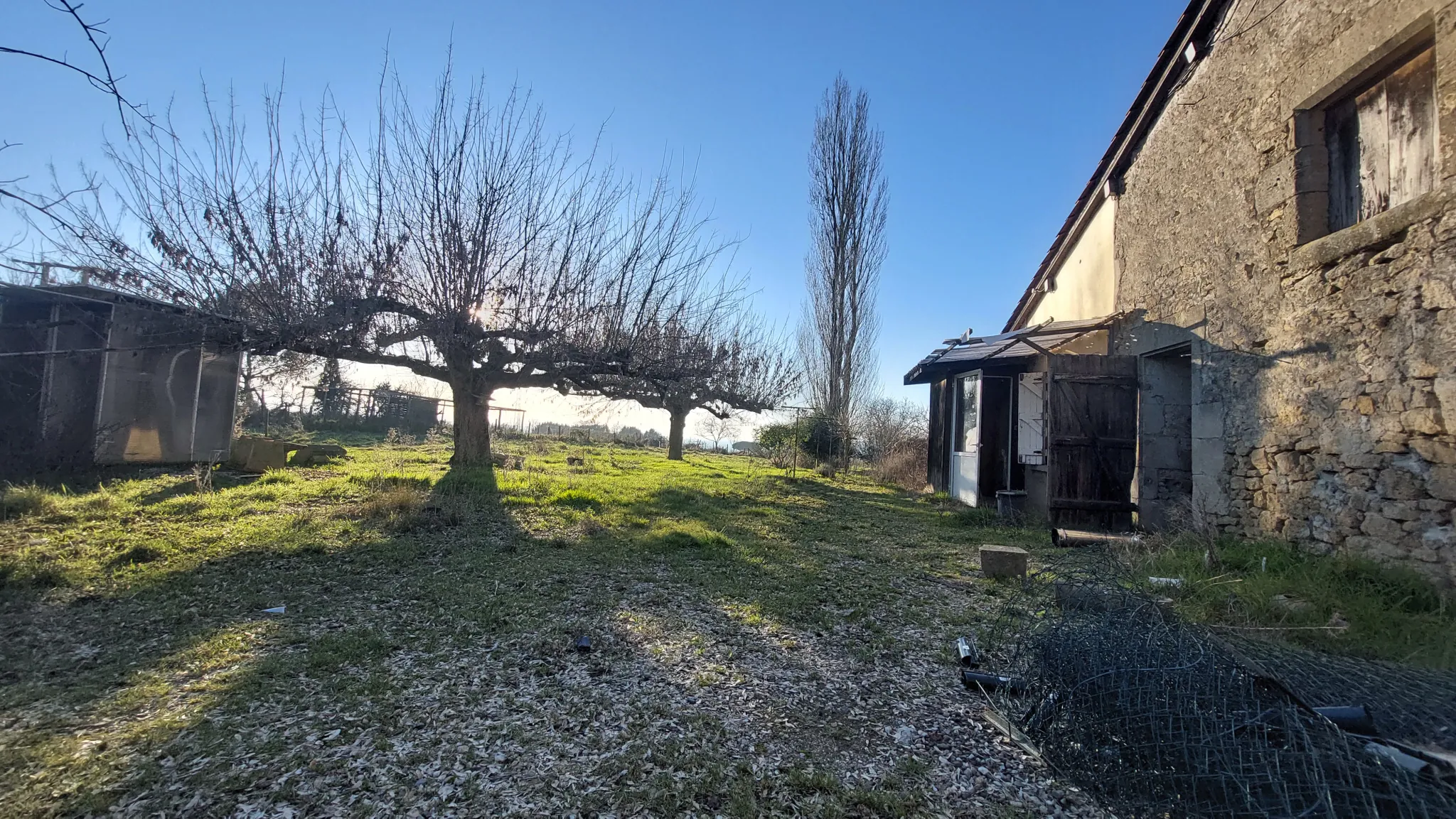 Ancien corps de ferme à rénover sur 9,80 hectares à La Reole 