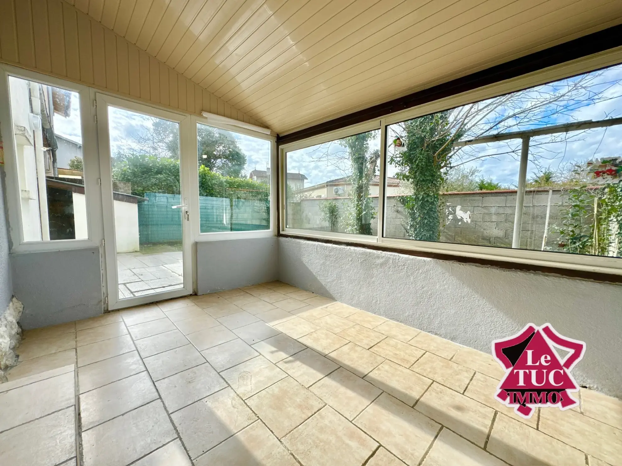 Maison 3 chambres avec garage, jardin et véranda à Villeneuve-sur-Lot 