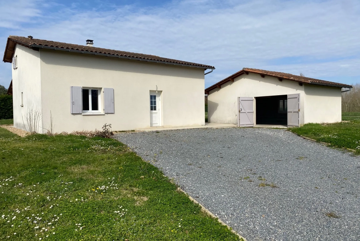 Maison contemporaine avec 4 chambres à vendre à Aubeterre sur Dronne 