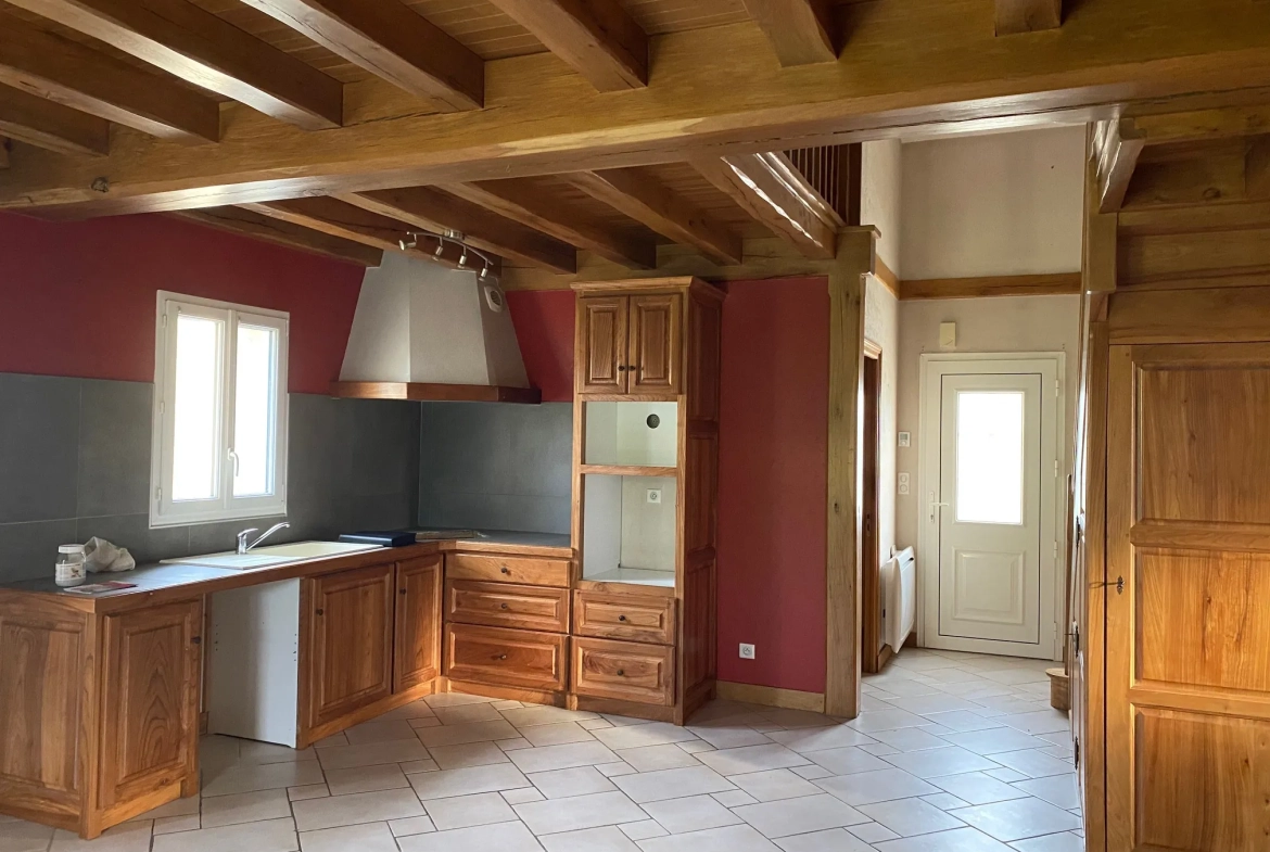 Maison contemporaine avec 4 chambres à vendre à Aubeterre sur Dronne 