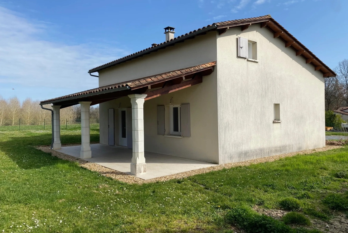 Maison contemporaine avec 4 chambres à vendre à Aubeterre sur Dronne 
