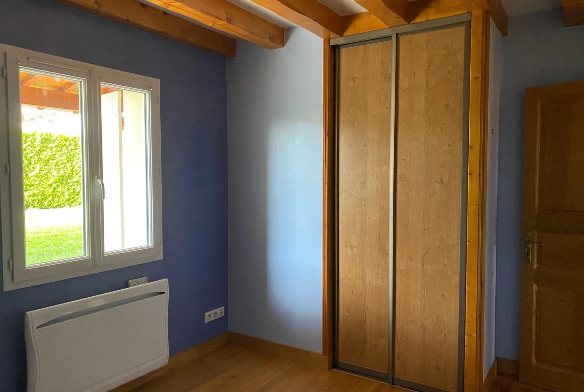 Maison contemporaine avec 4 chambres à vendre à Aubeterre sur Dronne 