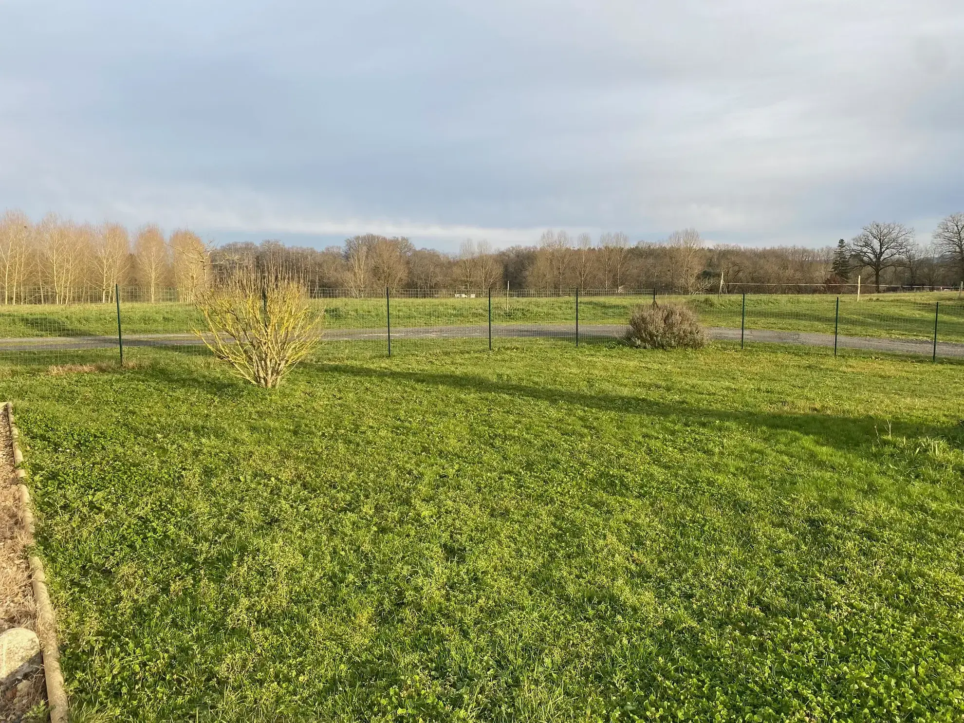 Maison contemporaine avec 4 chambres à vendre à Aubeterre sur Dronne 