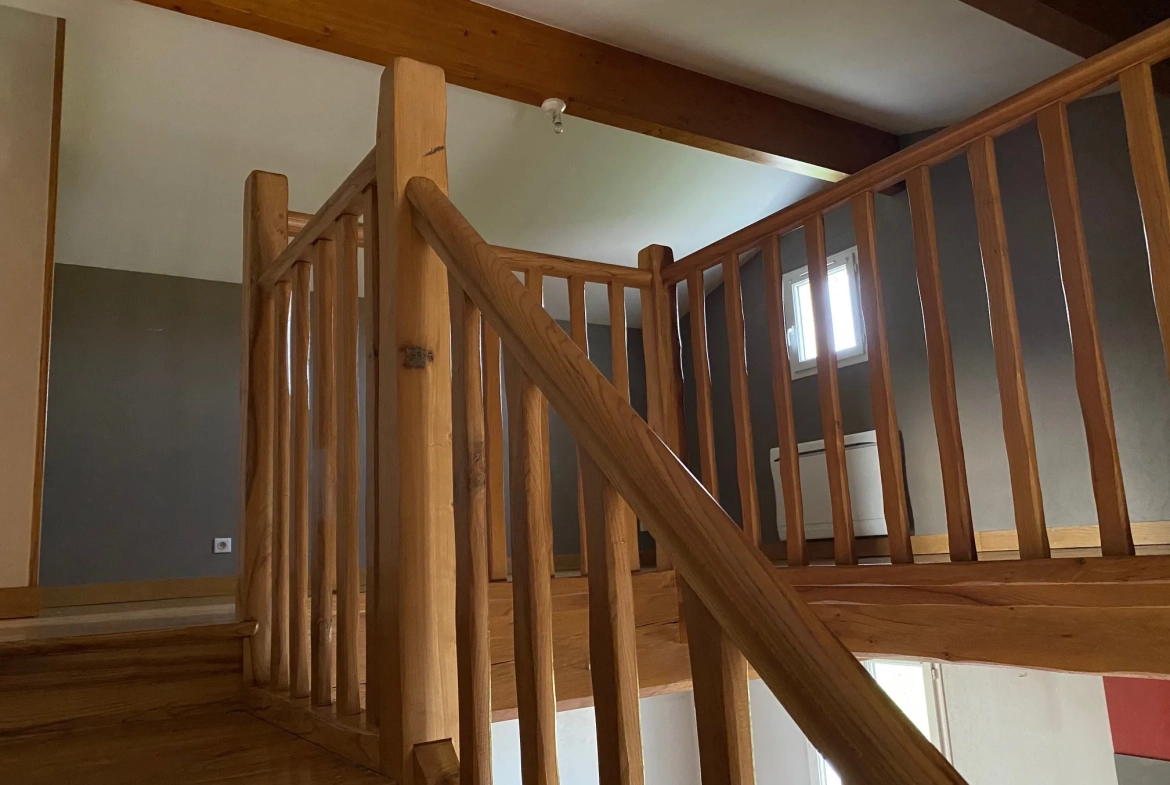 Maison contemporaine avec 4 chambres à vendre à Aubeterre sur Dronne 