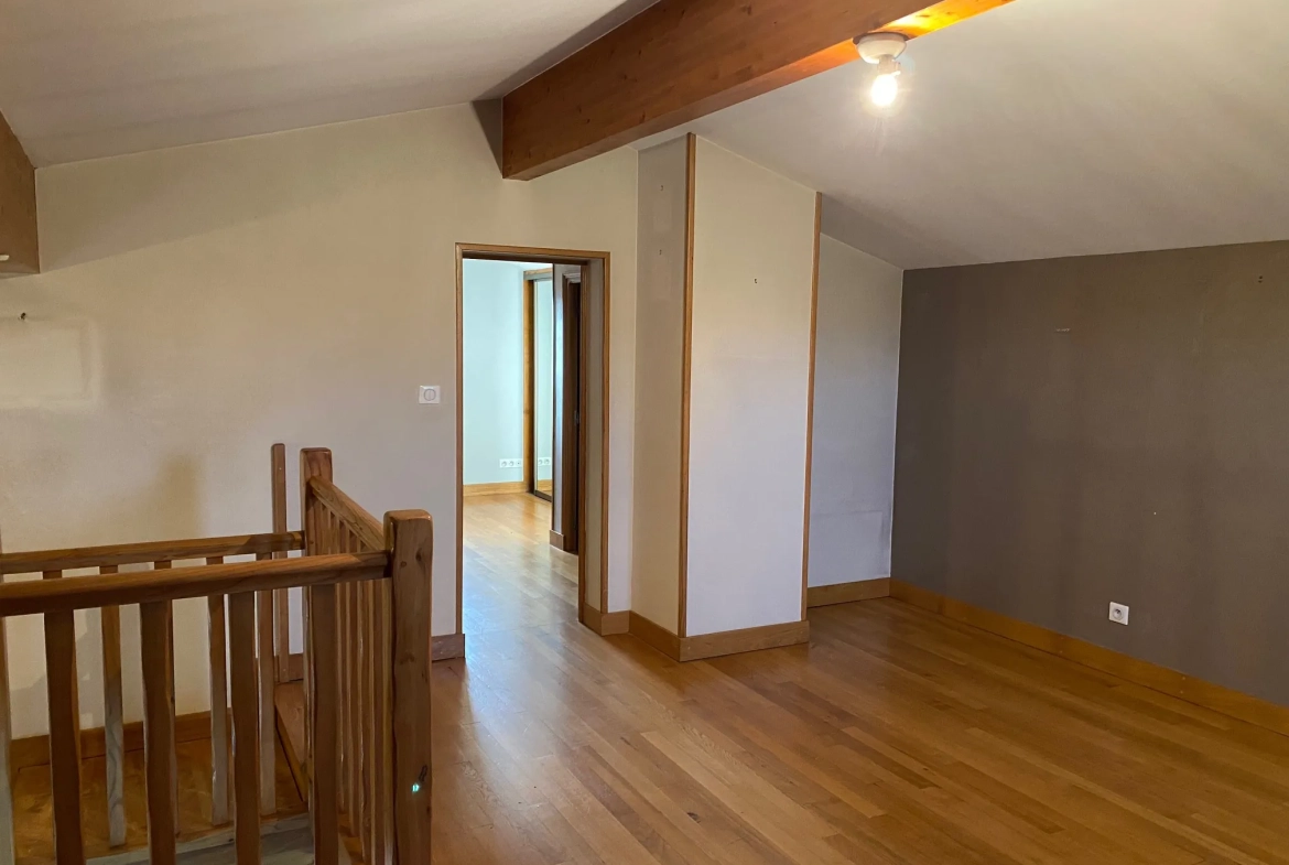 Maison contemporaine avec 4 chambres à vendre à Aubeterre sur Dronne 