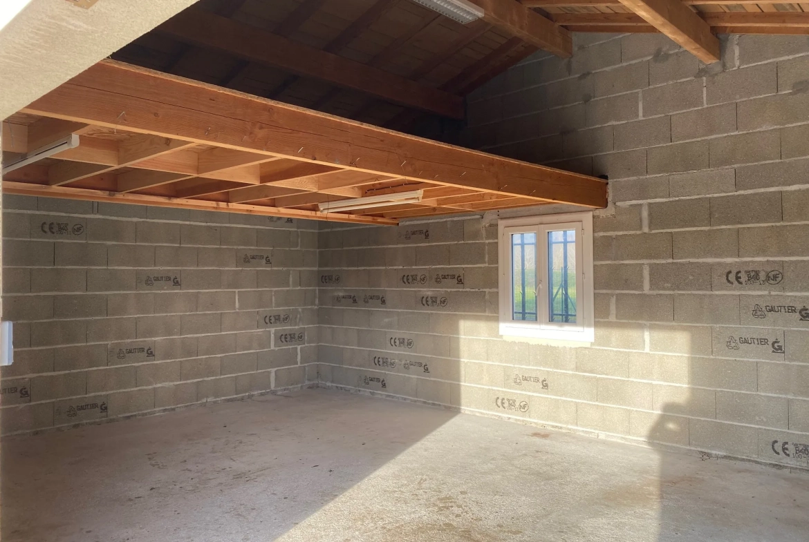 Maison contemporaine avec 4 chambres à vendre à Aubeterre sur Dronne 