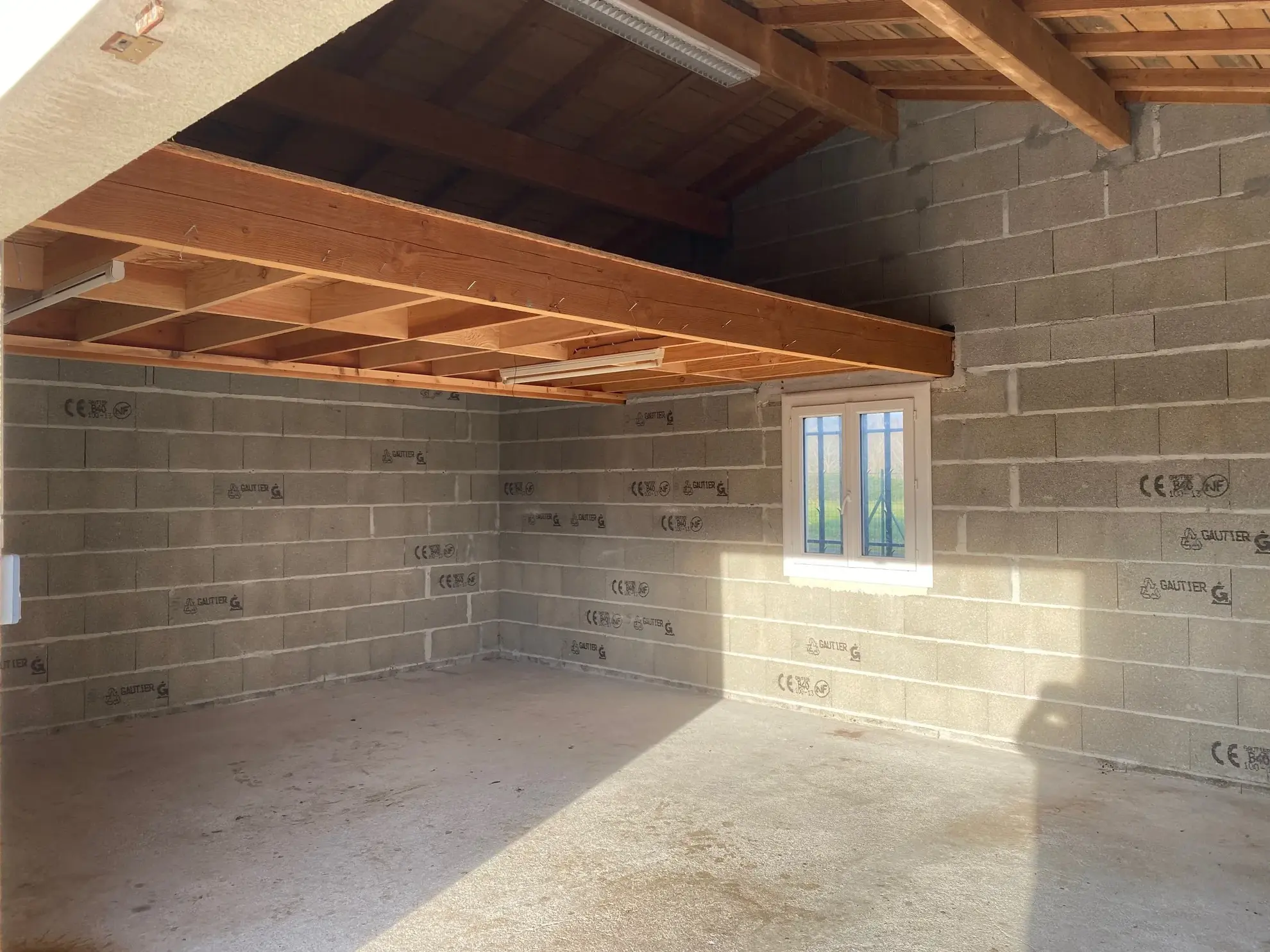 Maison contemporaine avec 4 chambres à vendre à Aubeterre sur Dronne 