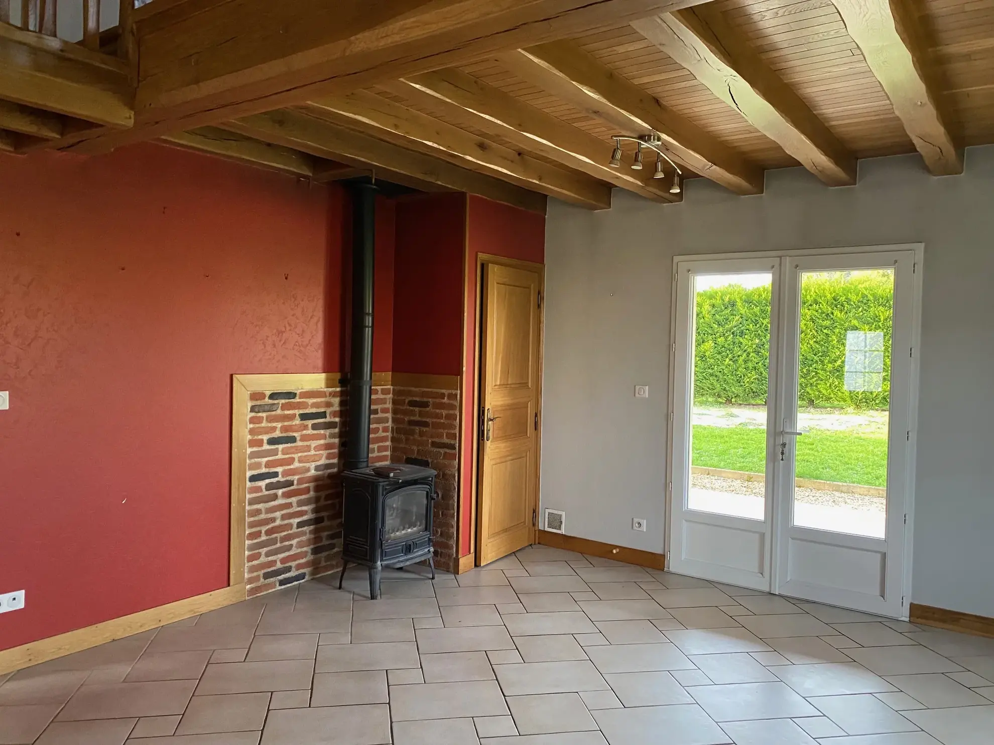 Maison contemporaine avec 4 chambres à vendre à Aubeterre sur Dronne 