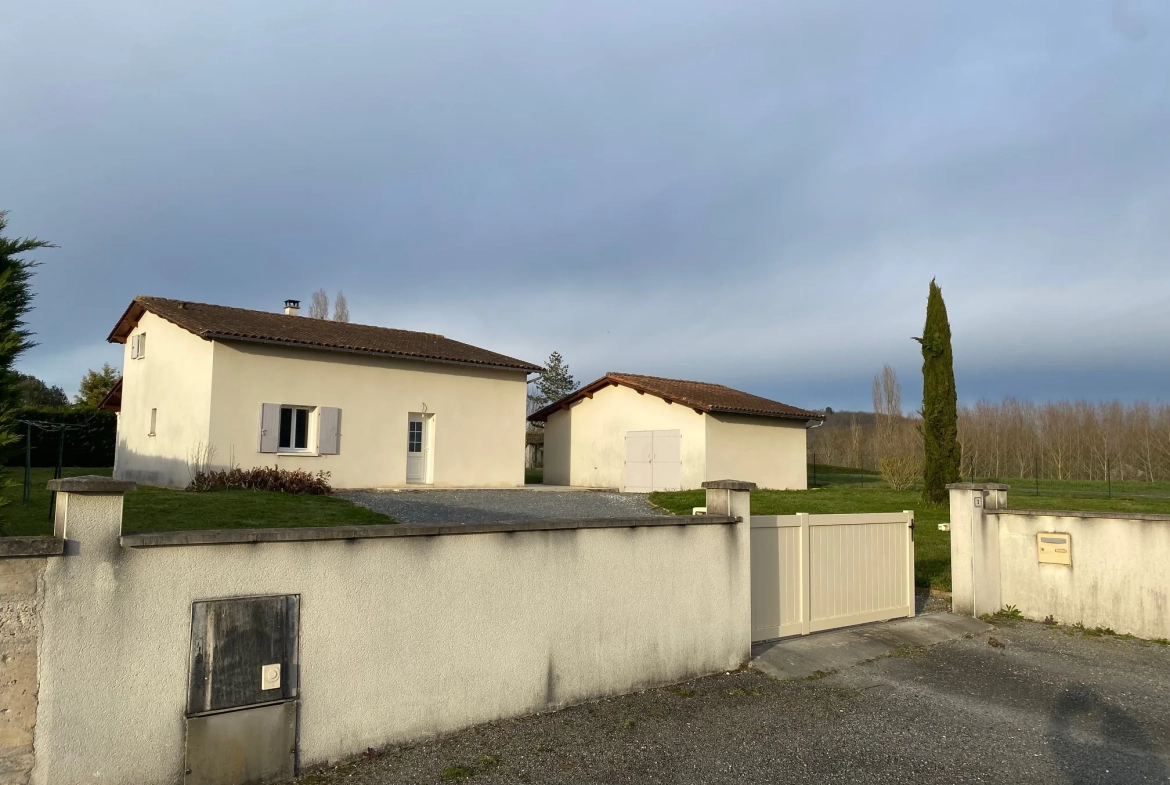 Maison contemporaine avec 4 chambres à vendre à Aubeterre sur Dronne 